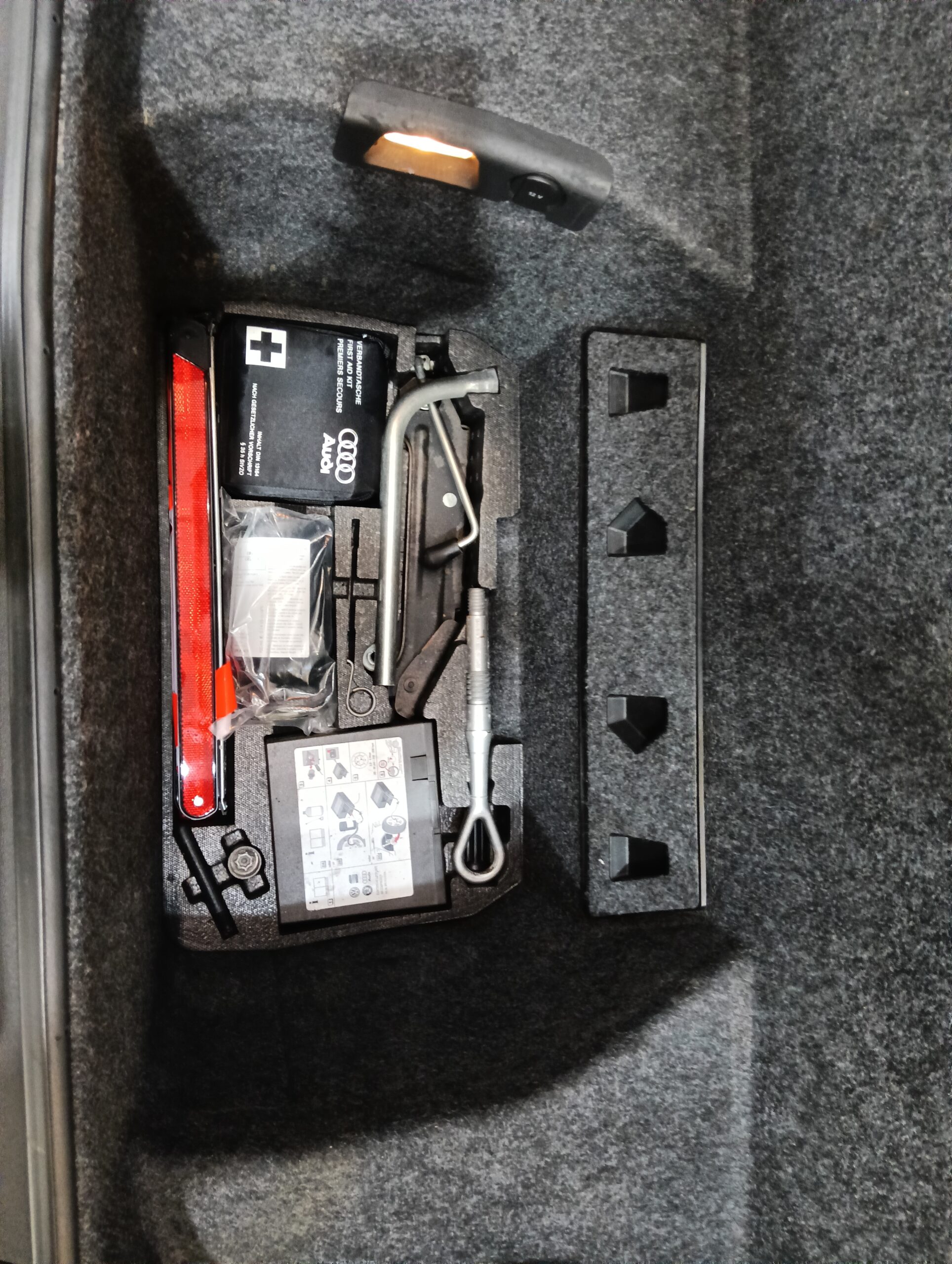 AUDI R8 4.2 FSI quattro Manual